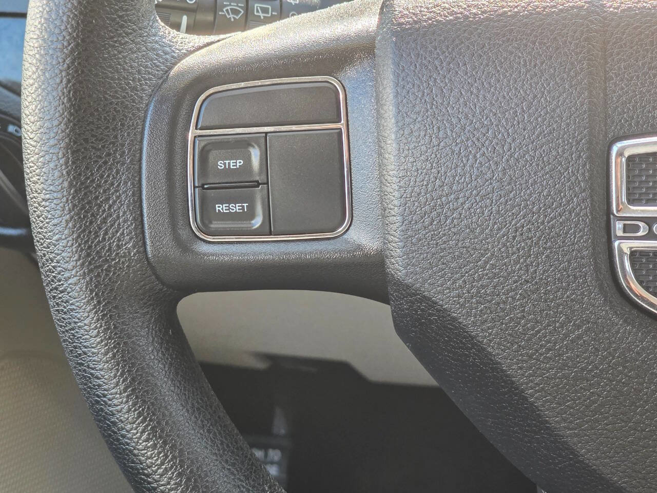 Used 2015 Dodge Grand Caravan SXT image 12