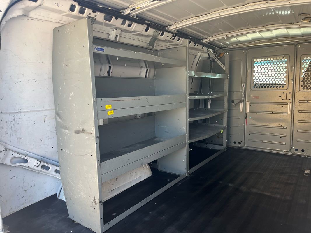 Used 2010 Chevrolet Express 2500 image 15