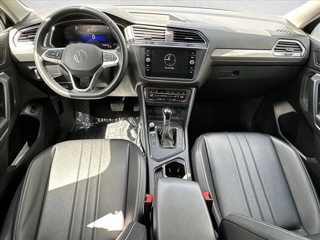 Used 2024 Volkswagen Tiguan SE image 25
