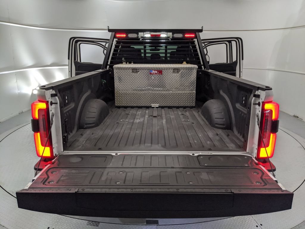 Used 2026 Ford F450 Platinum w/ FX4 Off-Road Package AWD/4WD image 21