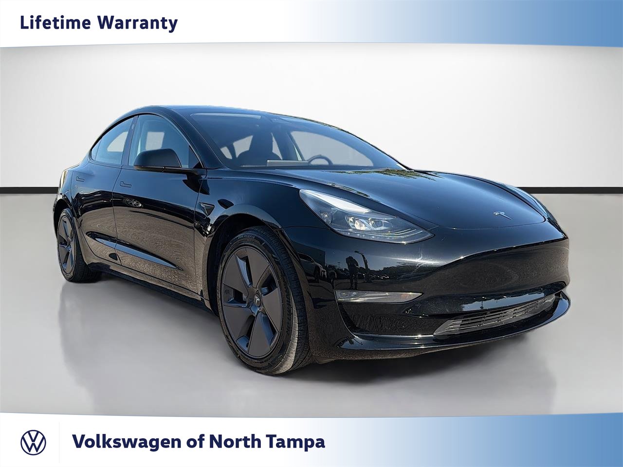Used 2023 Tesla Model 3 Standard Range image 1