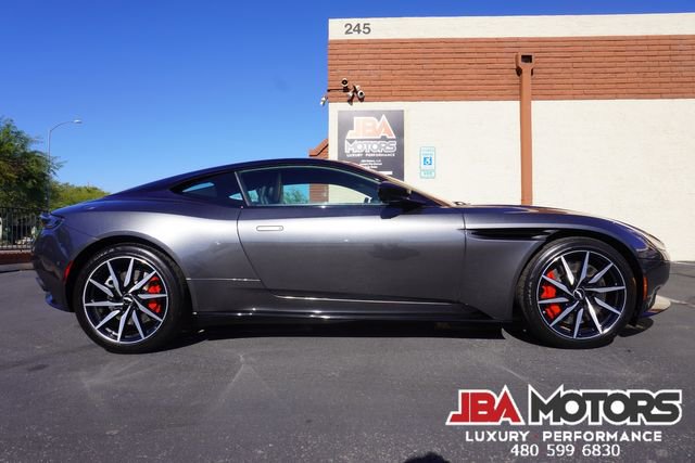 Used 2020 Aston Martin DB11 Coupe image 47