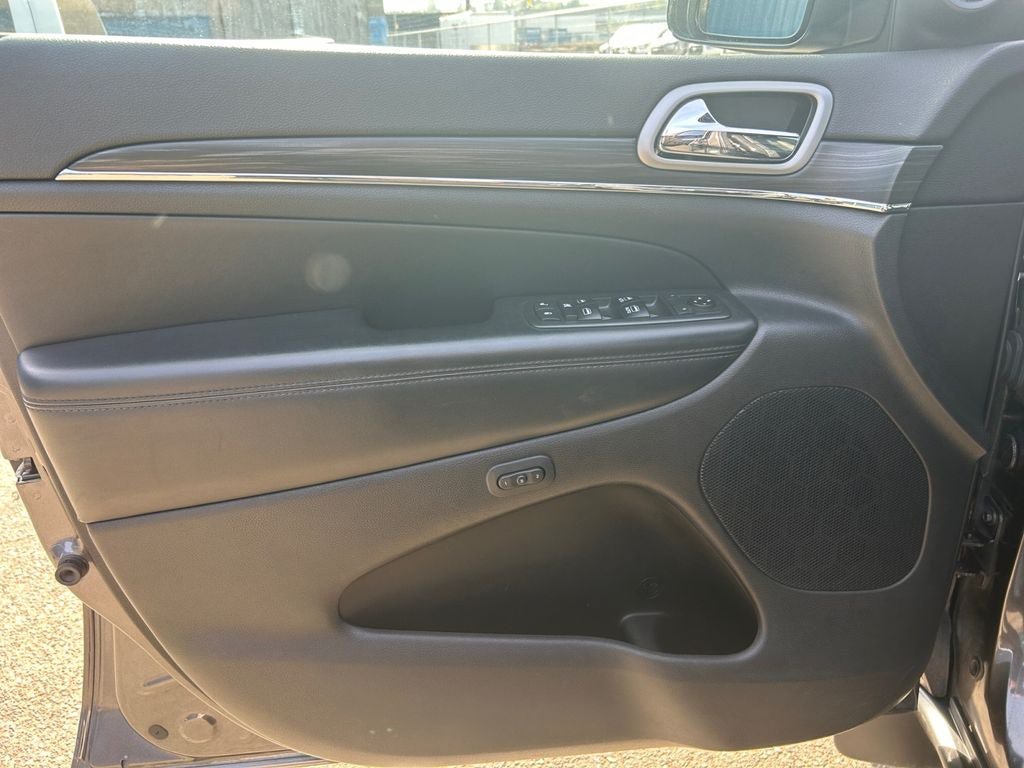 Used 2019 Jeep Grand Cherokee Limited AWD/4WD image 20