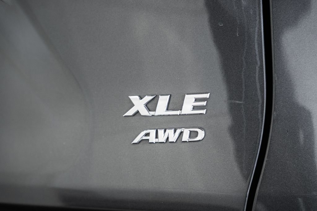 Used 2022 Toyota RAV4 XLE image 5