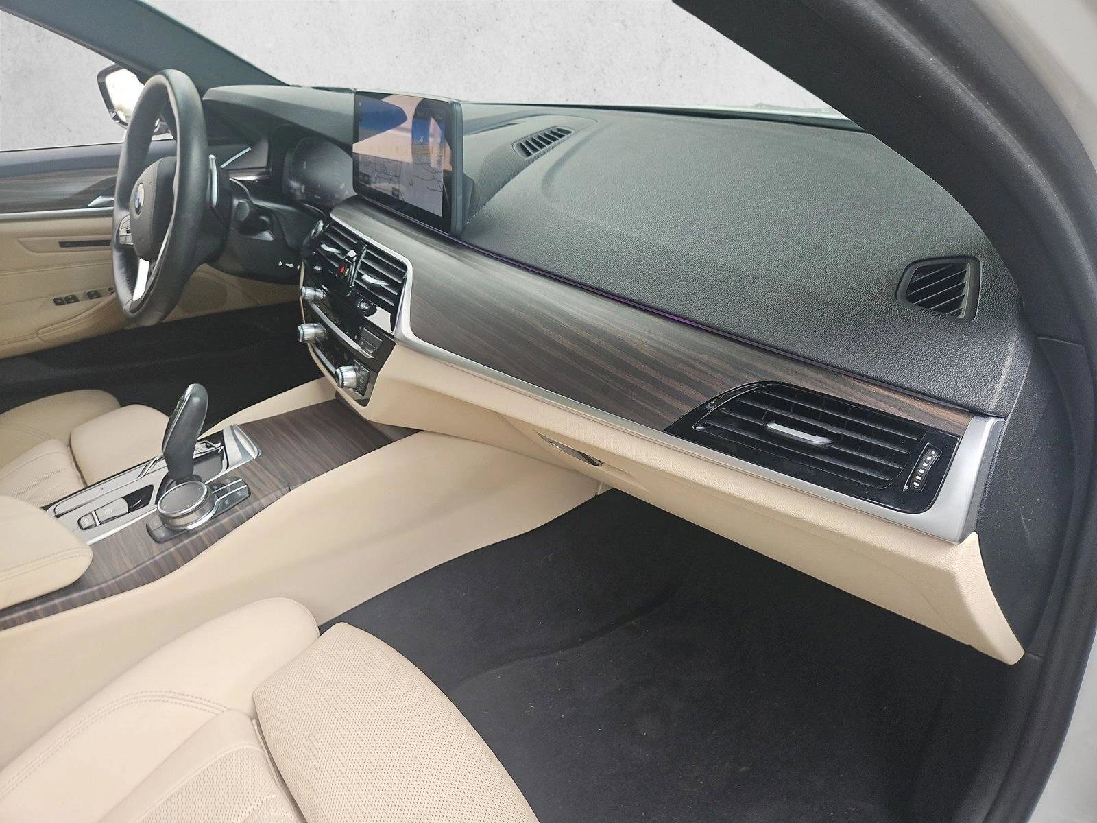 Used 2023 BMW 530i w/ Convenience Package RWD image 20
