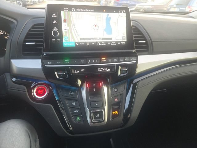 Used 2025 Honda Odyssey Touring image 11