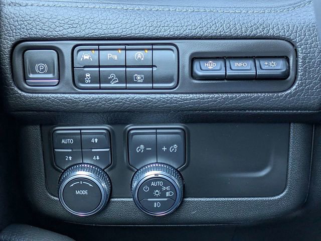 Used 2023 GMC Yukon Denali w/ LPO, Floor Liner Package AWD/4WD image 27