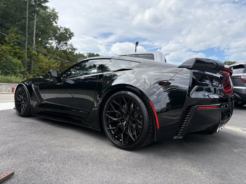 Used 2018 Chevrolet Corvette Z06 RWD image 4