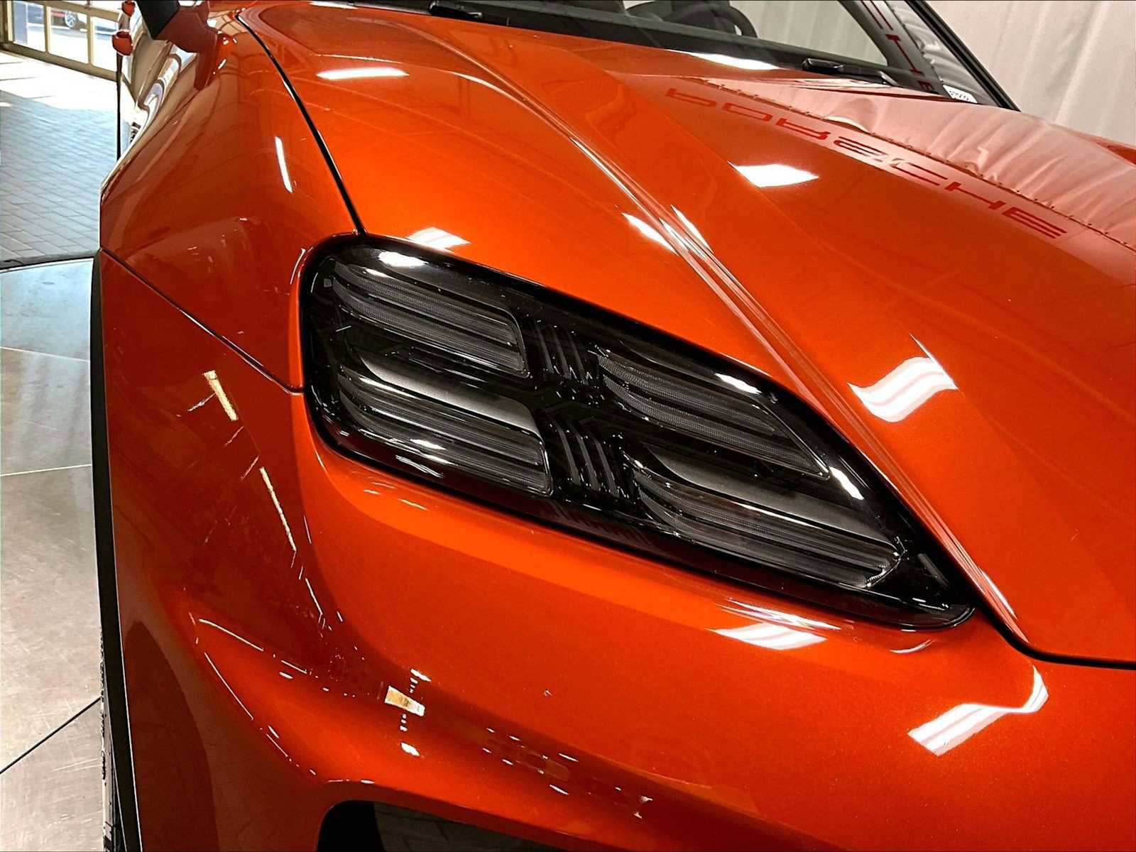 Used 2025 Porsche Macan Electric image 15