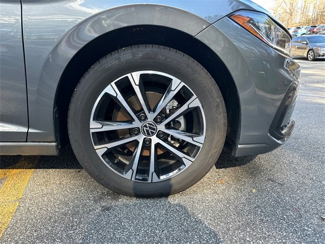 Used 2025 Volkswagen Jetta Sport image 28