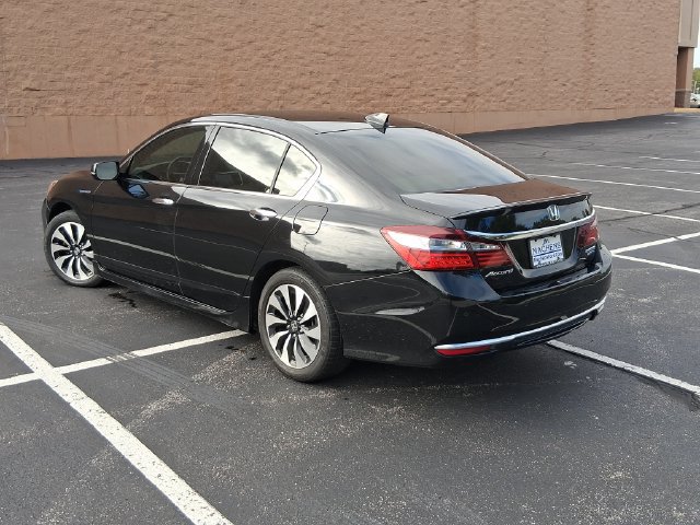 Used 2017 Honda Accord Touring image 3