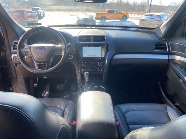 Used 2017 Ford Explorer XLT w/ Equipment Group 202A image 24