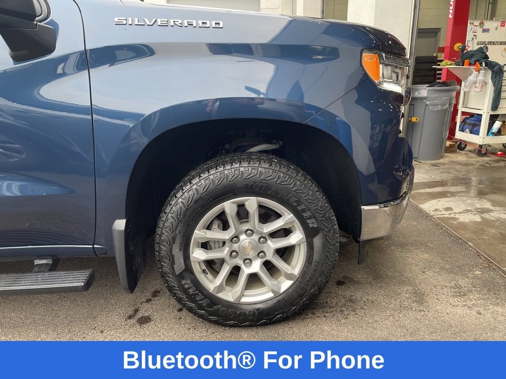 Used 2022 Chevrolet Silverado 1500 LT AWD/4WD image 10