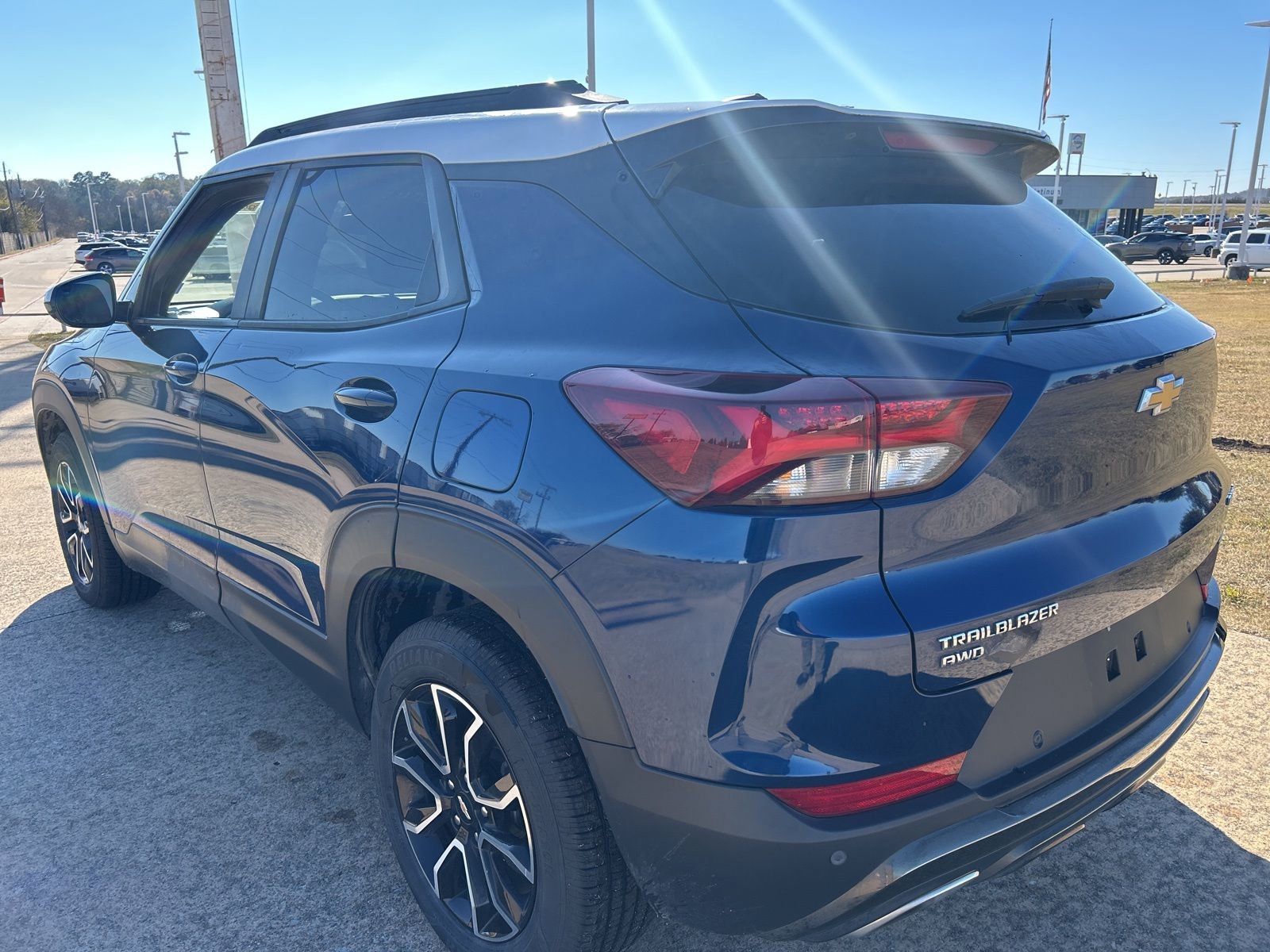 Used 2022 Chevrolet TrailBlazer ACTIV w/ Sun and Liftgate Package image 5