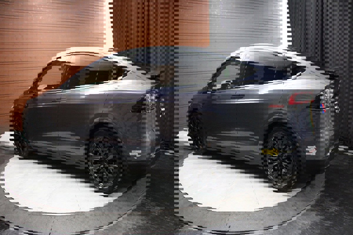 Used 2022 Tesla Model X Plaid image 56