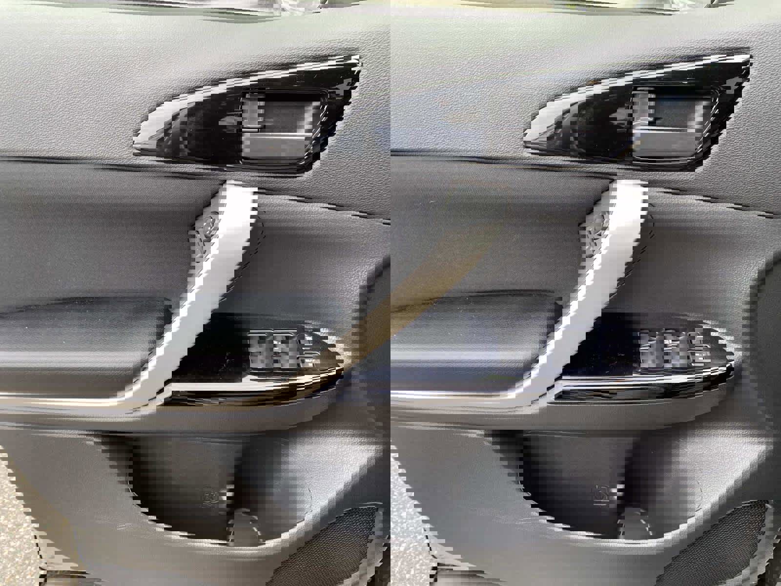 Used 2024 Mitsubishi Eclipse Cross LE image 22