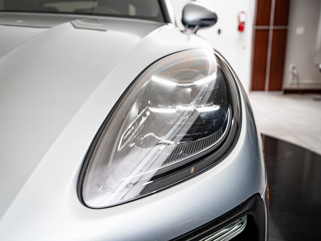 Used 2025 Porsche Macan image 14