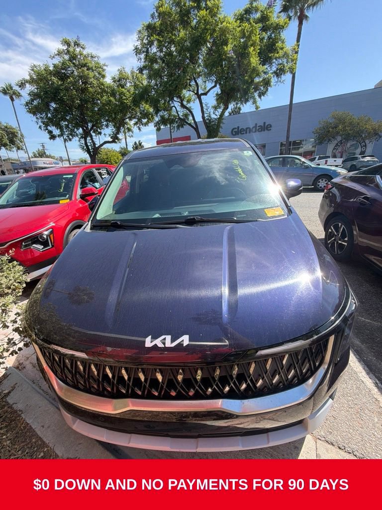 Used 2025 Kia Carnival FWD image 2
