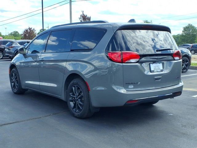 Used 2020 Chrysler Pacifica Touring-L w/ Advanced Safetytec Group AWD/4WD image 4