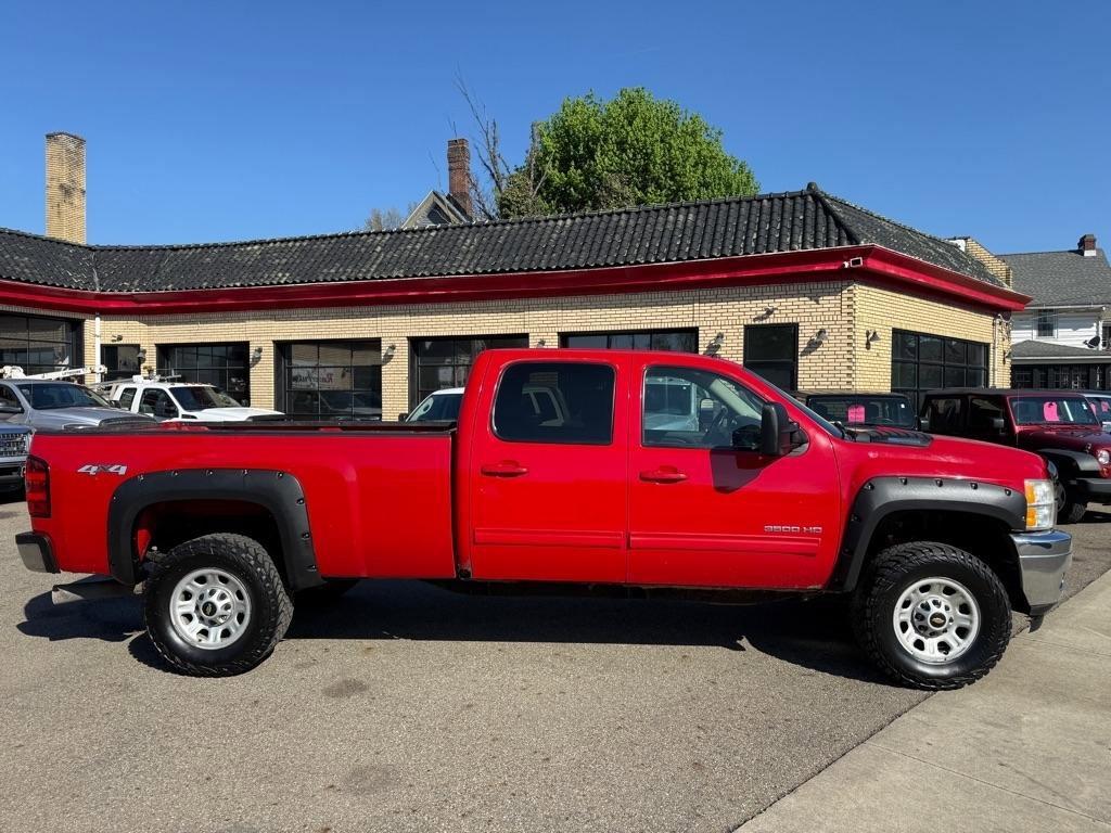 Used 2011 Chevrolet Silverado 3500 LTZ AWD/4WD image 3