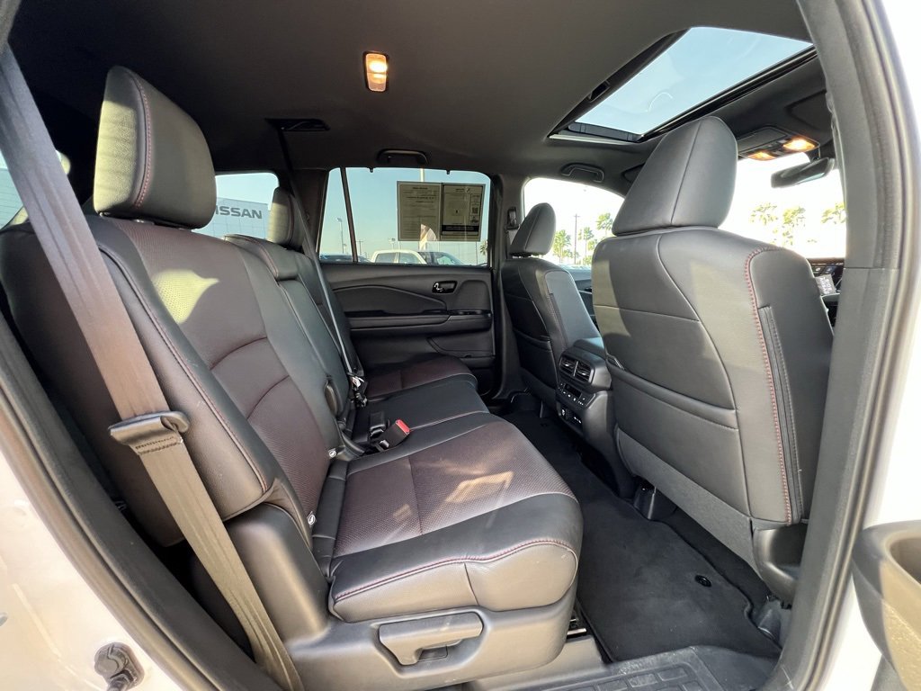 Used 2025 Honda Passport Black Edition image 29