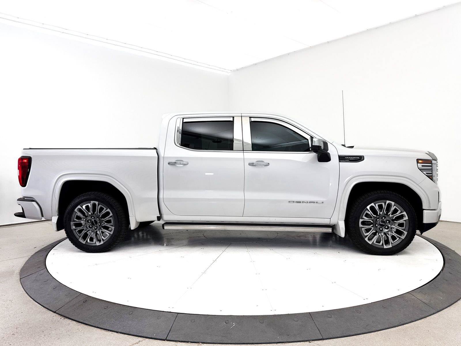 Used 2023 GMC Sierra 1500 Denali Ultimate AWD/4WD image 38