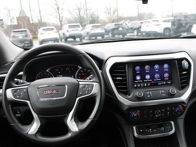 Used 2021 GMC Acadia SLE w/ Driver Convenience Package image 10