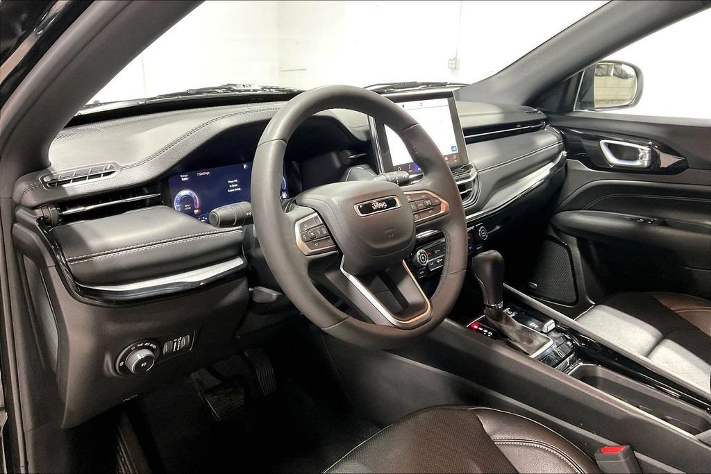 Used 2024 Jeep Compass Limited w/ High Altitude Package AWD/4WD image 15