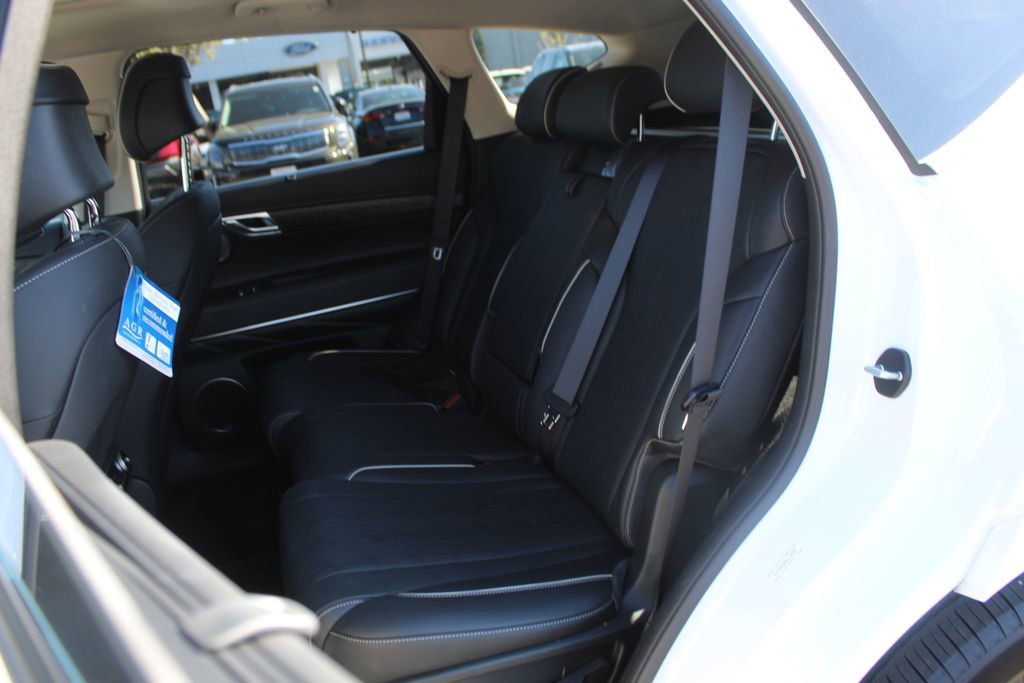 Used 2023 Genesis GV80 2.5T w/ Prestige 20" Package image 18