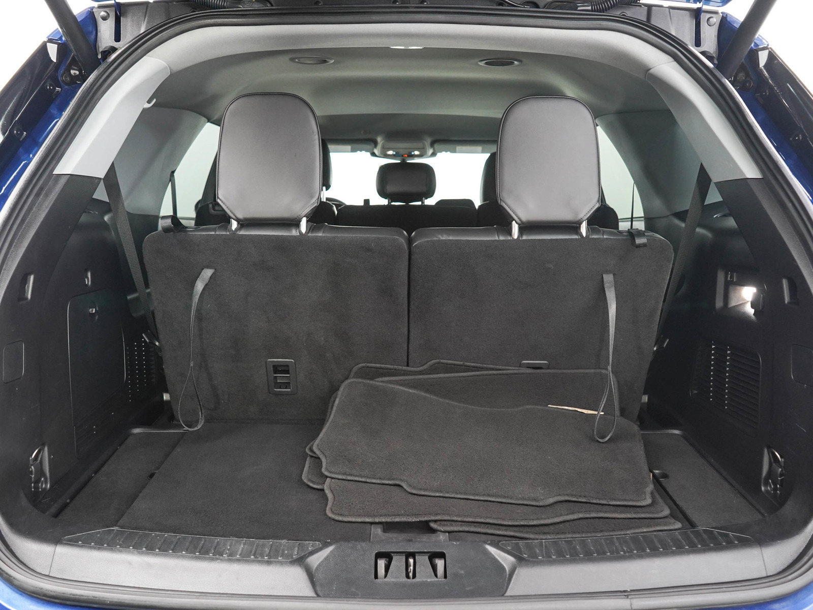 Used 2021 Ford Explorer XLT w/ Equipment Group 202A AWD/4WD image 10