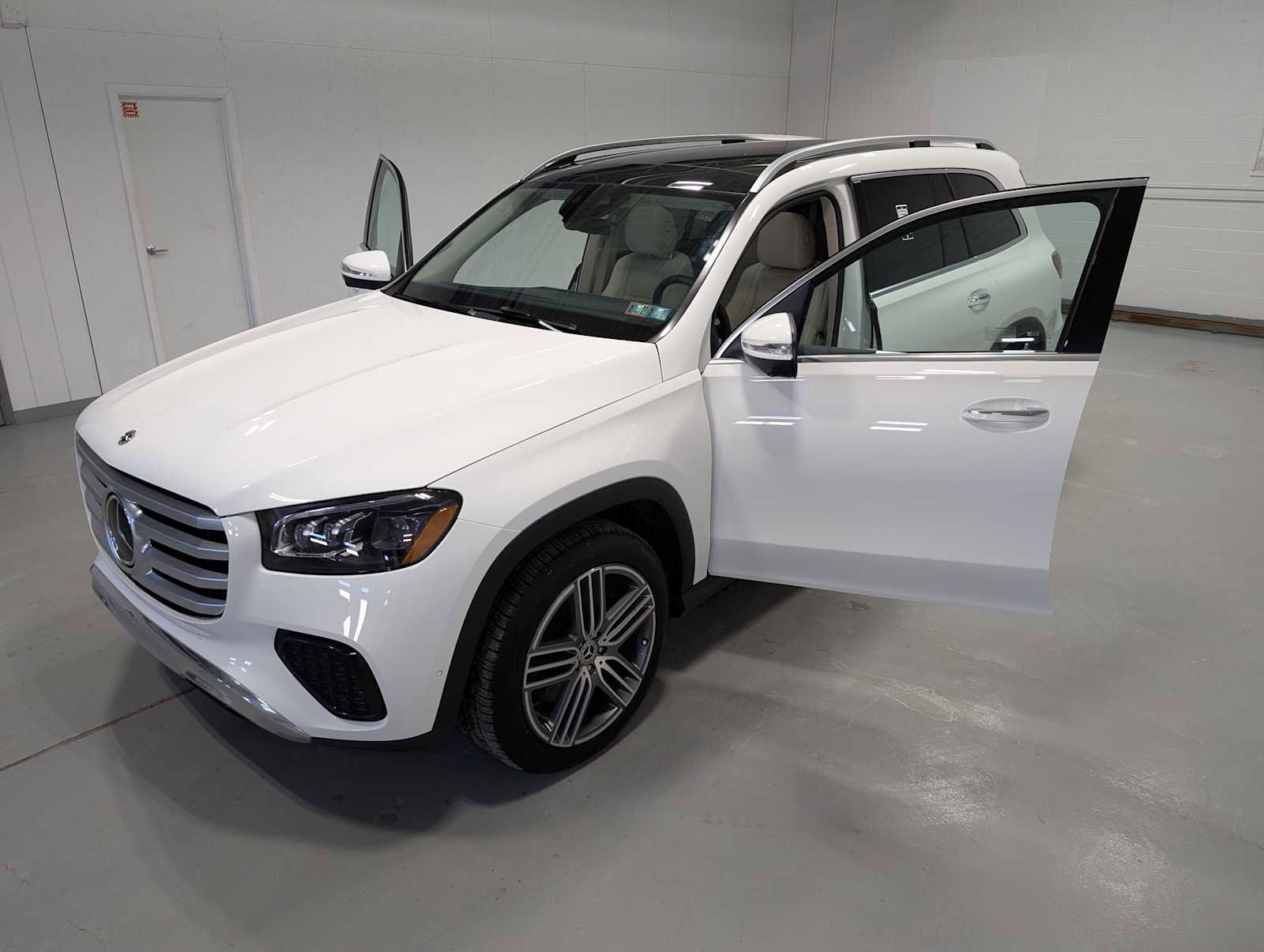 Certified 2026 Mercedes-Benz GLS 450 4MATIC image 16