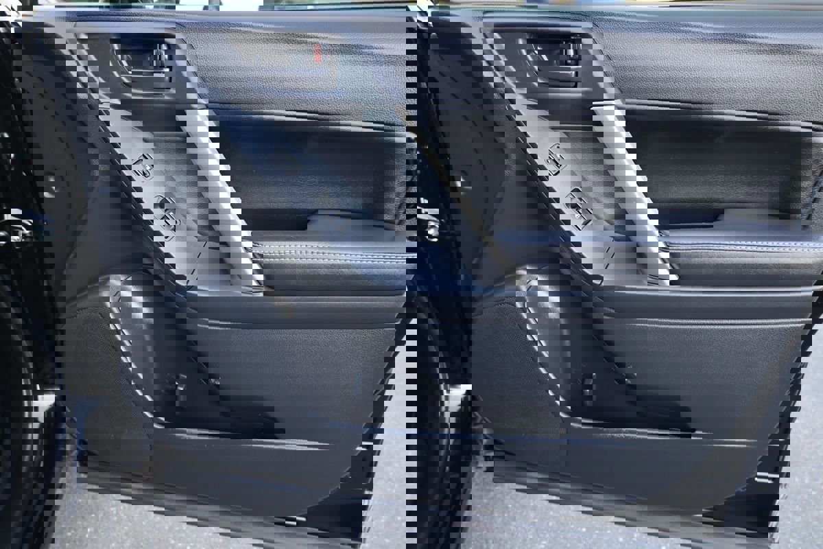 Used 2016 Subaru Forester 2.5i Premium w/ All-Weather Package image 13