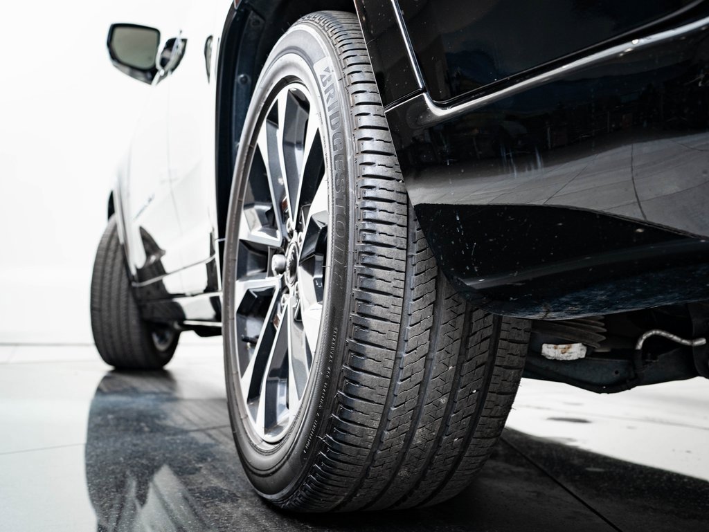 Used 2023 Jeep Grand Cherokee Overland w/ Adv Protech Group III image 42