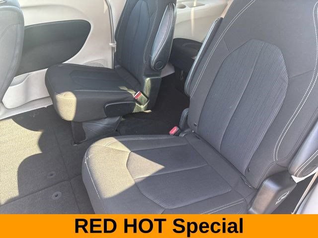 Used 2023 Chrysler Voyager LX FWD image 29