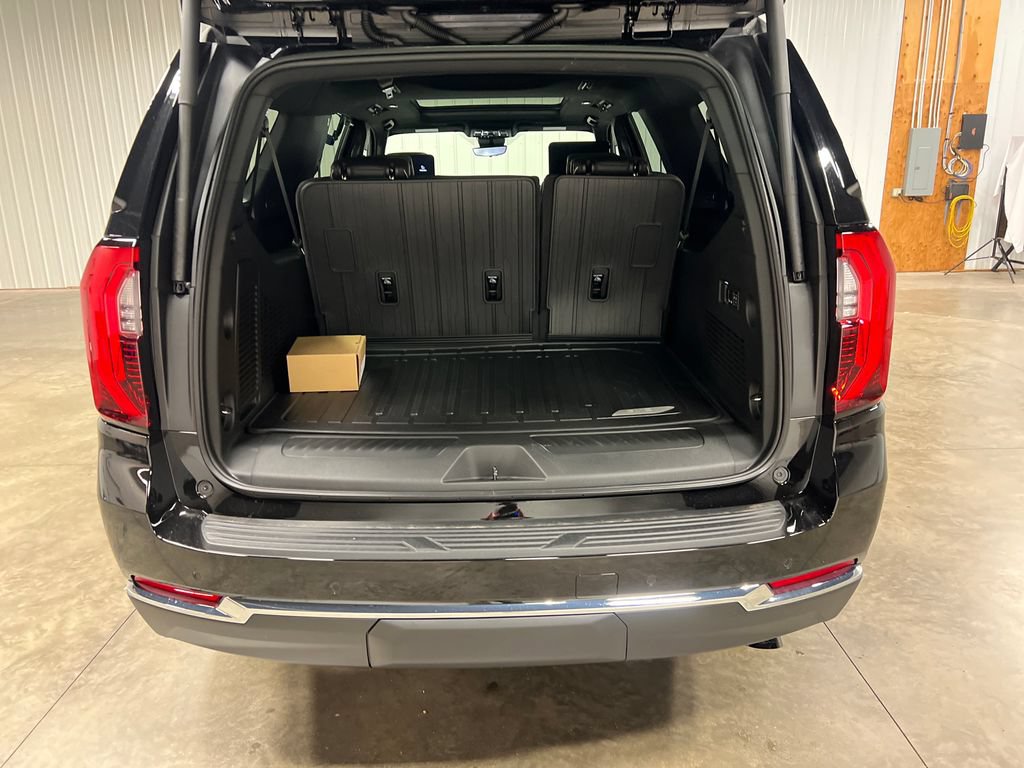 New 2026 GMC Yukon XL Elevation w/ Elevation Premium Package AWD/4WD image 11