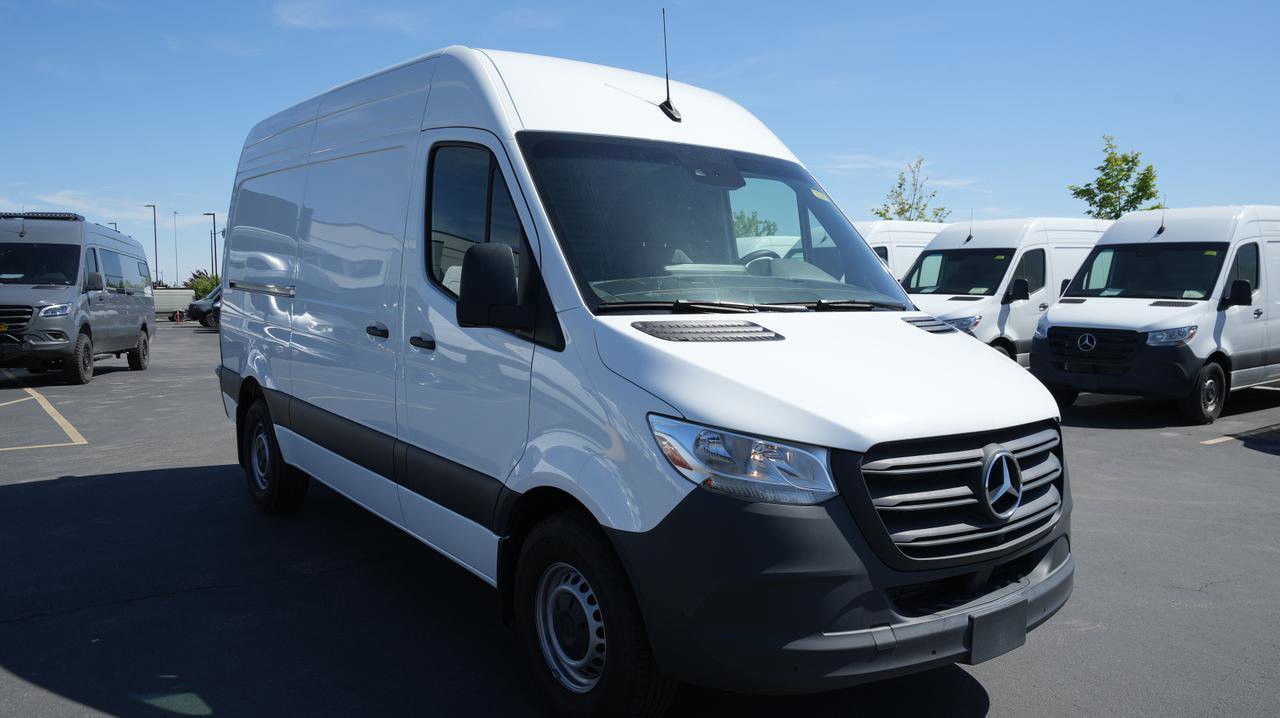 Used 2024 Mercedes-Benz Sprinter 2500 image 3