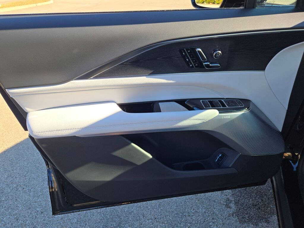 New 2026 Cadillac Lyriq Premium Luxury image 22