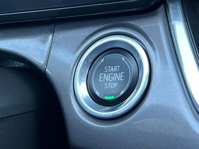 Used 2025 Chevrolet Trax ACTIV w/ Sunroof Package FWD image 33