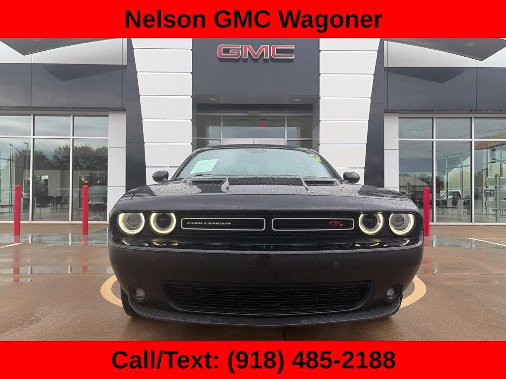 Used 2017 Dodge Challenger R/T w/ Sound Group RWD image 3