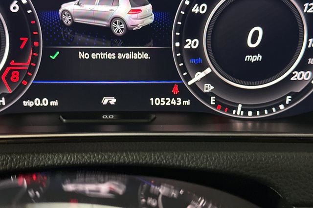 Used 2018 Volkswagen Golf R 4-Door image 32