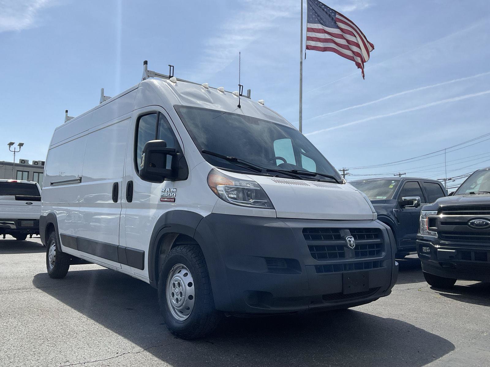 Used 2017 RAM ProMaster 2500 FWD image 1
