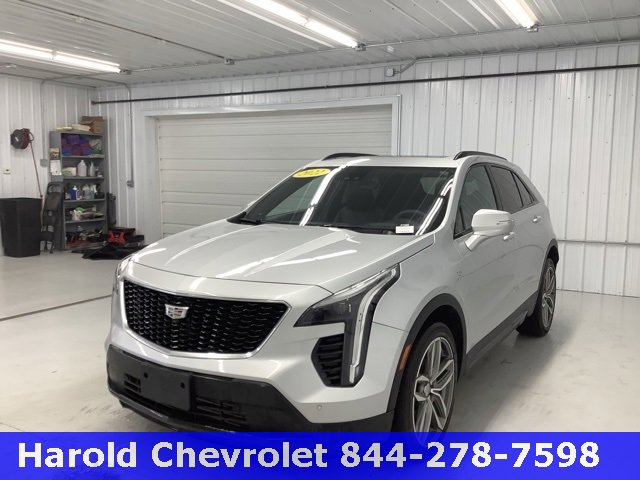 Used 2022 Cadillac XT4 Sport image 3