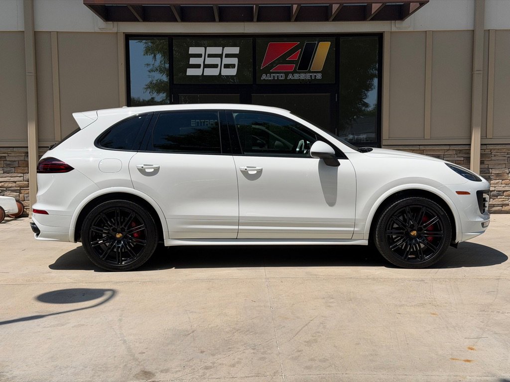 Used 2016 Porsche Cayenne GTS AWD/4WD image 2