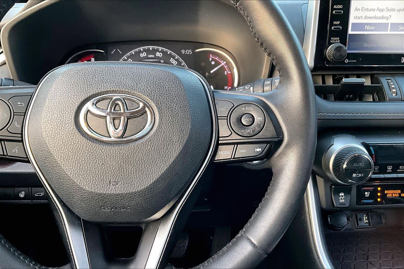 Used 2019 Toyota RAV4 Limited w/ Cold Weather Package FWD image 22