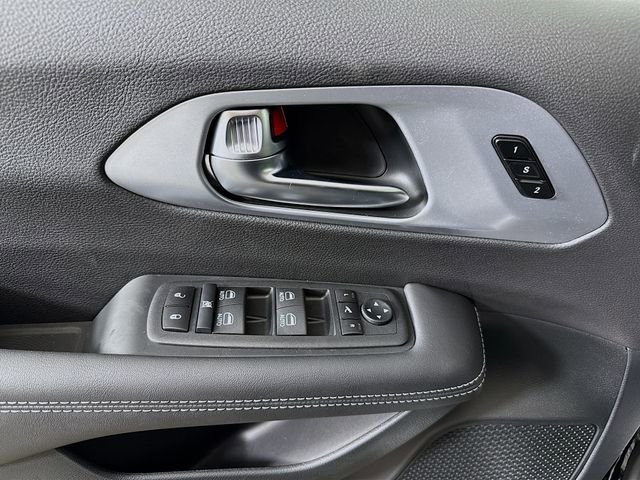 New 2026 Chrysler Pacifica Limited w/ S Appearance Package image 18