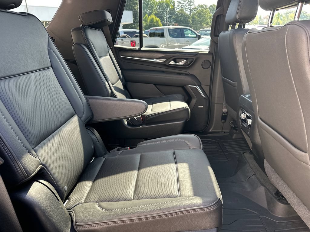 Used 2021 GMC Yukon Denali w/ Denali Premium Package AWD/4WD image 16