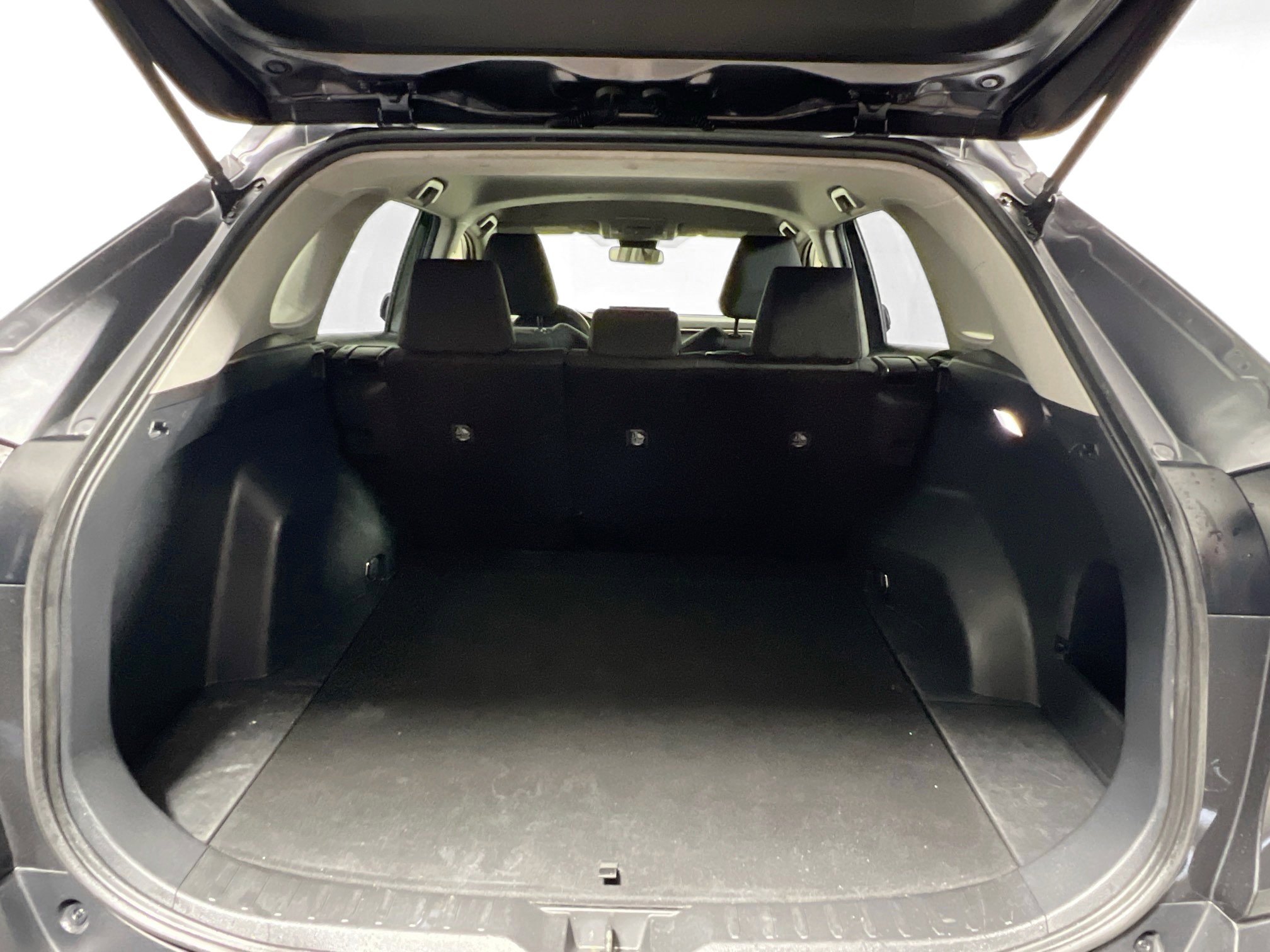 Used 2024 Toyota RAV4 LE image 33