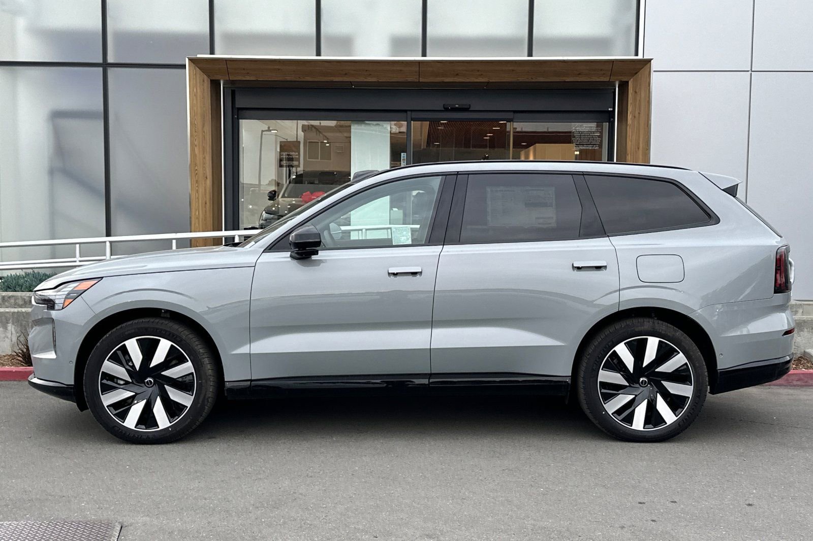 New 2025 Volvo EX90 Ultra AWD/4WD image 5
