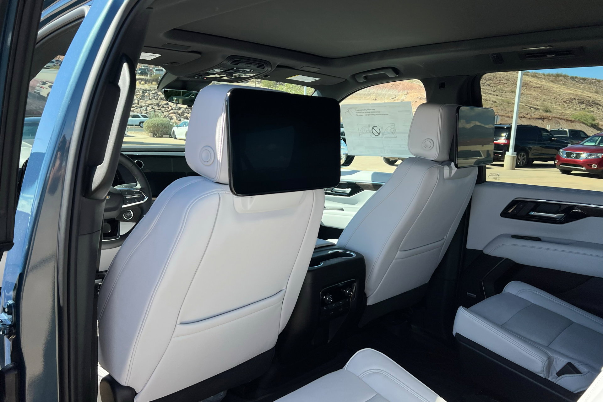 New 2026 Chevrolet Suburban Premier image 20