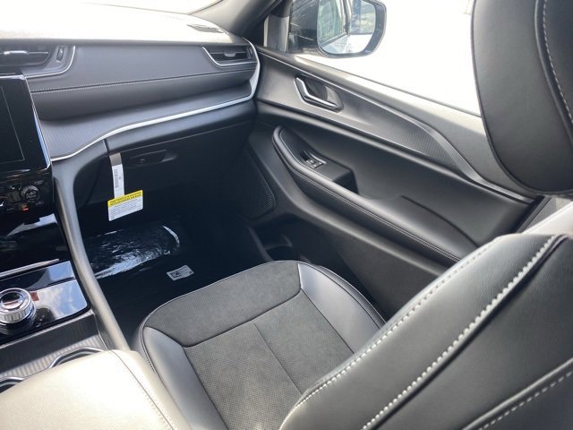 New 2025 Jeep Grand Cherokee Altitude image 55